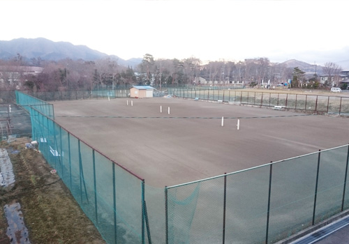 山梨県山中湖の富士重荘の私有テニスコート