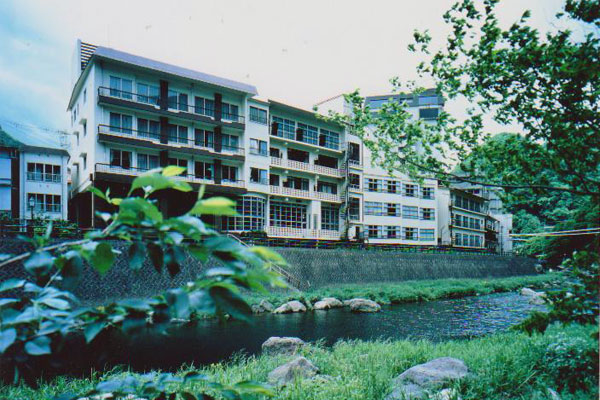 栃木県日光市川治温泉　登隆館の外観