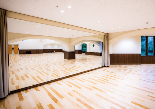 神奈川県横浜市栄区 上郷・森の家の私有体育館・多目的ホール