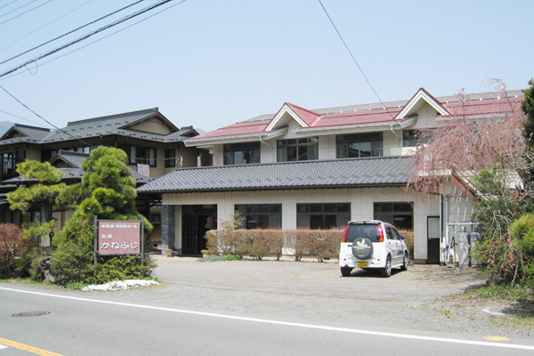 山梨県河口湖　かねふじの外観