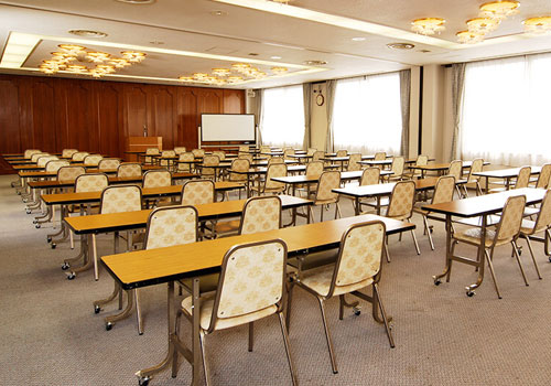 山梨県石和 春日居びゅーほてるの大会議室