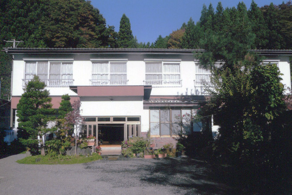 山梨県道志 丸水荘の外観