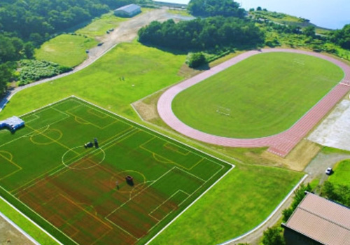 山梨県本栖湖本栖湖スポーツセンターの私有グラウンド