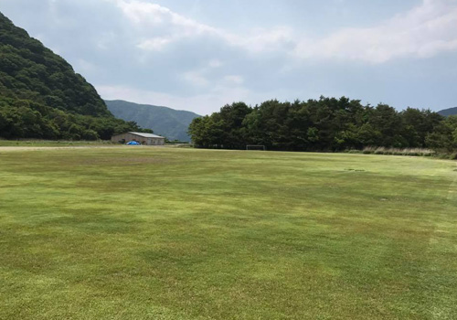 山梨県本栖湖本栖湖スポーツセンターの私有多目的広場