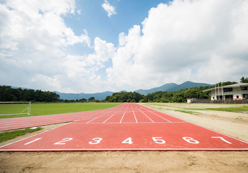 山梨県本栖湖本栖湖スポーツセンターの私有陸上競技場