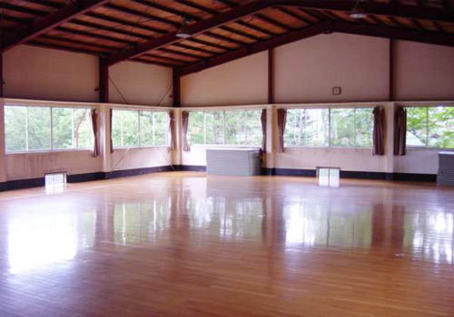 山梨県山中湖　花月荘の私有体育館