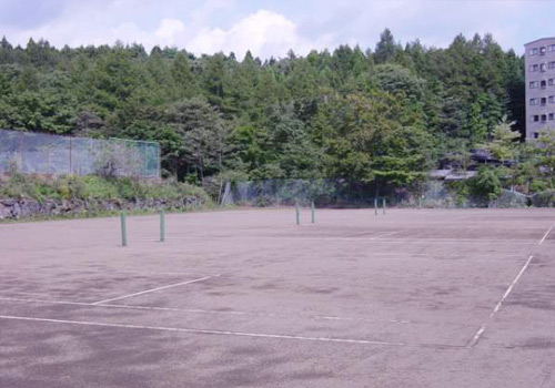 山梨県山中湖 花月荘の私有テニスコート