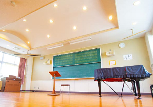 静岡県牧之原　遊んで泊まれる小学校　かた小の私有音楽室