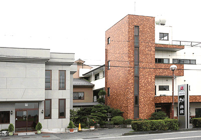 丸三旅館　宿